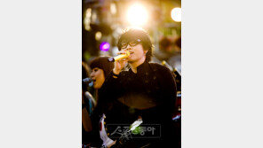 [연예 뉴스 스테이션] 이승환, 열애설 ‘찌라시’ 확산 “여친 없다” 해명