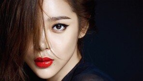 박시연, 보라색 입술? ‘홀리데이 메이크업의 정석’
