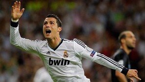 루니 “호날두 메시 확실히 뛰어넘어… 발롱도르는 호날두의 것”