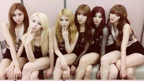 헬로비너스, ‘끈적끈적’ 컴백 기념 인증샷… 매끈한 각선미 ‘눈길’