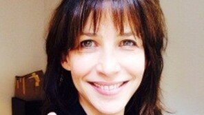 소피 마르소, 중국판 트위터 웨이보 개설 “변함없는 미모” 눈길