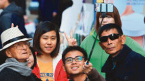 쇼핑 매력에 푹 빠진 ‘요우커’(遊客)