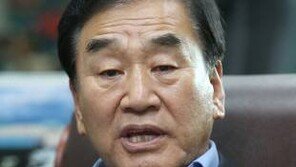 이재오 “金·文·安, 대통령 하고싶어 분권형 개헌 반대”