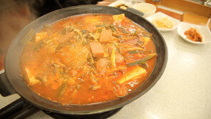 [ON AIR] 의정부 부대찌개·서면 돼지국밥 국민음식 찾아 그때 그 골목 가다