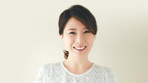 몸빼 벗고 정장 차려입은 ‘미스터 백’ 황영희의 변신