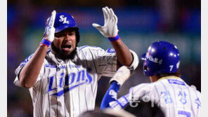 삼성 라이온즈, 사상 첫 통합 4연패 달성…한국시리즈 MVP 나바로