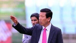 최강희 감독은 ‘닥공’? 올 시즌엔 ‘닥수’…자유자재 비결은?