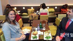 “아내와 목동구장서 프로야구 관람… 한국음식-맥주… fantastic”