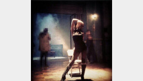 니콜, 솔로 데뷔곡 ‘마마’ 2차 티저 공개… 사진 보니 “숨겨둔 볼륨감”