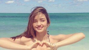 미란다 커, 호피 무늬 비키니로 몸매 과시 “원조 베이글녀” 눈길