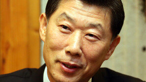 나폴레옹 모자, 26억 원에 한국인에게 낙찰…하림 회장, 모자 산 이유는?