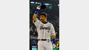 이호준 “내년시즌 NC 주장 완장은 후배에게”