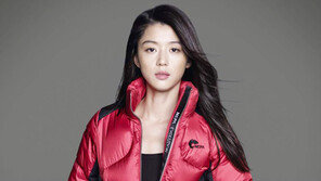 커스텀 구스다운, 거위 솜털 90%… 충전재 안에 온기 오랫동안 머물러