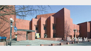 국내 최대 규모 서울연극제 공연장 4곳 대관 탈락 논란