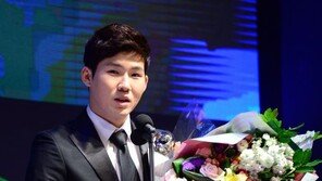 박민우 신인왕 수상 “신인상 받겠다고 농담했는데 정말 받을 줄은…” 얼떨떨