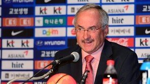 한국, 이란에 0―1 석패… 슈틸리케 “불합리한 판정으로 실점”
