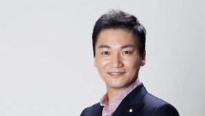 조재윤, 내년 2월 7일 결혼… 예비신부는 ‘9세 연하 쇼핑호스트’
