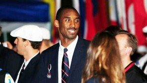 NBA ‘살아있는 전설’ 코비 돌아왔지만…환호 대신 비난, 왜?