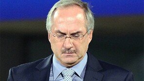 맨 앞에 누구를… 수심 잠긴 슈틸리케