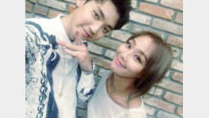 ‘지워’ 효린-주영 다정샷 포착…커플 느낌 물씬 ‘달달’