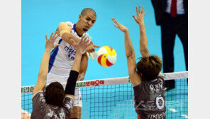 레오 25득점…삼성화재, OK저축銀 잡고 5연승 선두 탈환