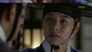 ‘왕의 얼굴’ 서인국, 조윤희와 애틋한 재회 “가희야” 눈물