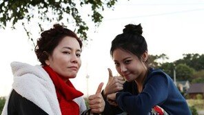 도도하라 견미리-유라, 커플 농촌 패션…우월한 비주얼 모녀 ‘눈길’