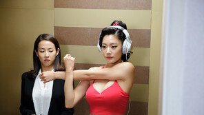 섹시 아이콘 클라라, 배우 재도약 가능할까?