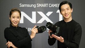 삼성전자, 프리미엄 미러리스 ‘NX1’ 공개…DSLR에 도전장