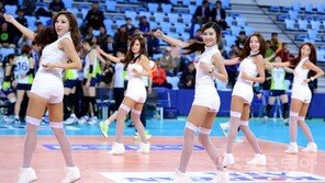 [포토] 치어리더, 단체로 몸매자랑 ‘누가 더 예쁘나?’