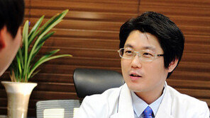 [면역력이 강해야 내 몸이 건강하다] 아침마다 관절이 굳는다면 ‘류마티스관절염’ 주의