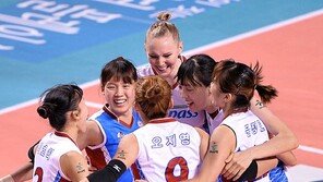 니콜 41득점…도로공사 2년만에 4연승