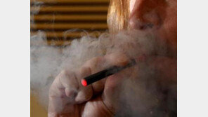 옥스퍼드 선정 올해의 단어.. Vape “무슨 뜻인데 사용량 2배 증가?”