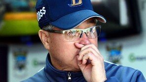 kt 이성민 보내는 NC 김경문 감독의 눈물