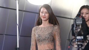 이현이, 허지웅과 ‘속사정 쌀롱’ 합류…볼륨 몸매 ‘관능미 폭발’