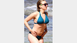 스칼렛 요한슨, 로메인 도리악과 결혼…‘이번이 몇 번째 남자?’