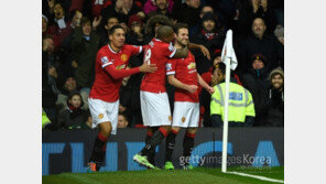 맨유, 스토크시티 2―1로 꺾고 4연승 질주… 마타 결승골