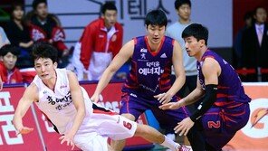 주전 고른 득점…KGC 2연승