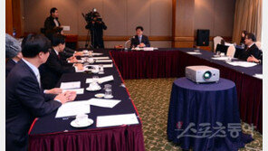 K리그 위기…연맹이 중심 잡아라