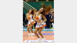 [포토] 치어리더, 싱그러운 미소 ‘눈길이 절로~’