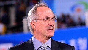 슈틸리케 감독 “축구에서도 한강의 기적 이루자”