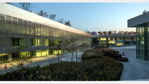 [남도&문화]열린 도심공원 밑에 위치… 역사성과 예술성 공존