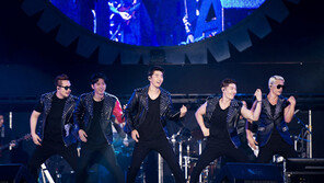 god 컴백 A+ 위풍당당…재결성 신드롬 이끌다