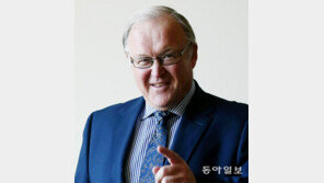 전 스웨덴 총리 “복지는 통장잔액 보며 해야… 과도한 연금땐 재정 타격”