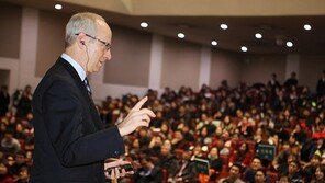 마이클 샌델 서울시 명예시민 됐다, ‘정의 철학’ 서울시에 깃드나