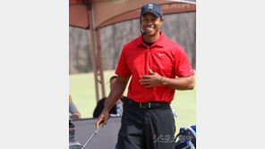 우즈, 4개월 만의 복귀전 ‘꼴찌’