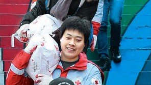 쪽방촌 가는 쌀… 힘들어도 싱글벙글