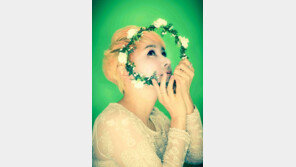 박혜경, 中 유명 로커와 듀엣곡으로 중국 진출