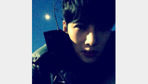 지창욱, ‘힐러’ 촬영 인증샷 공개 “어둠 속에서도 빛나는 미모”