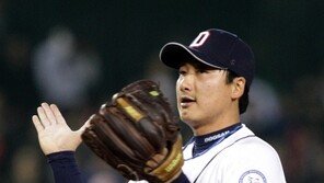 롯데, 장원준 보상 선수로 정재훈 지명… “필승조로서 활약 기대”